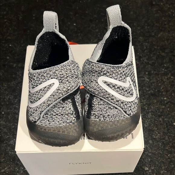 Nike Kids Flyknit Shoes - Black and Gray - Picture 2 of 8
